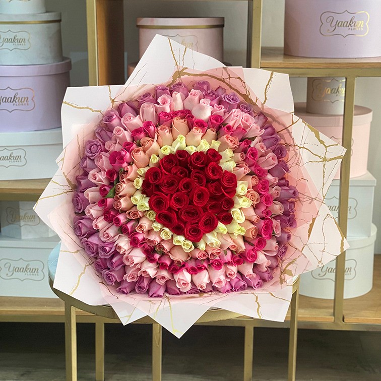 Ramo de 220 rosas degrade con papel coreano