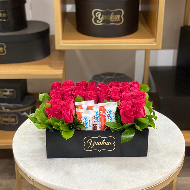 Rosas rojas & chocolates en caja mini yaakun delice