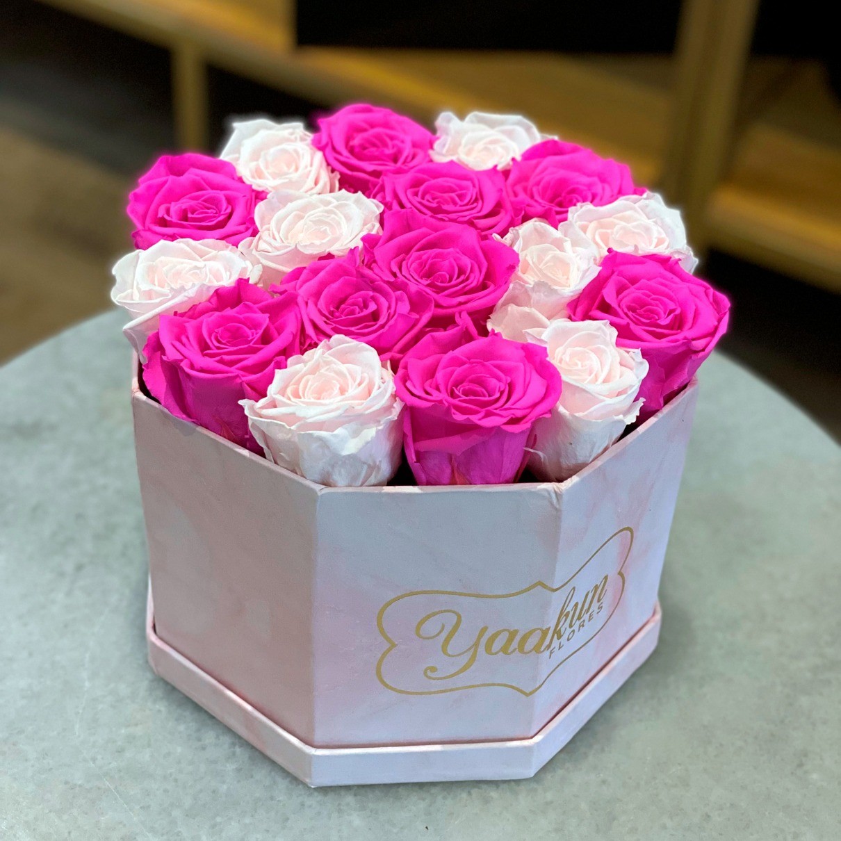 Rosas eternas en caja octagonal pink roses
