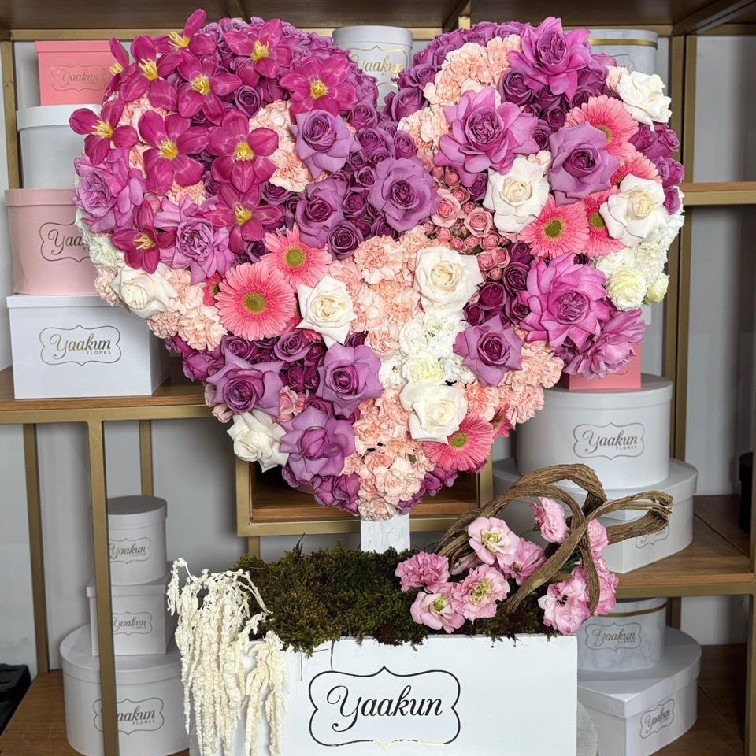 Escultura de corazón flores finas mix rosa & morado