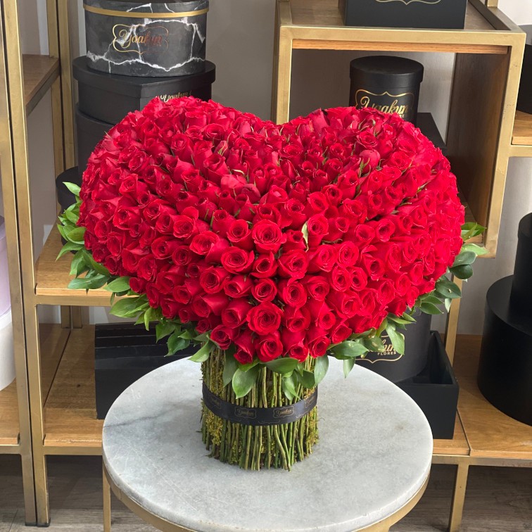 Maxi bouquet en forma de corazón con 300 rosas rojas