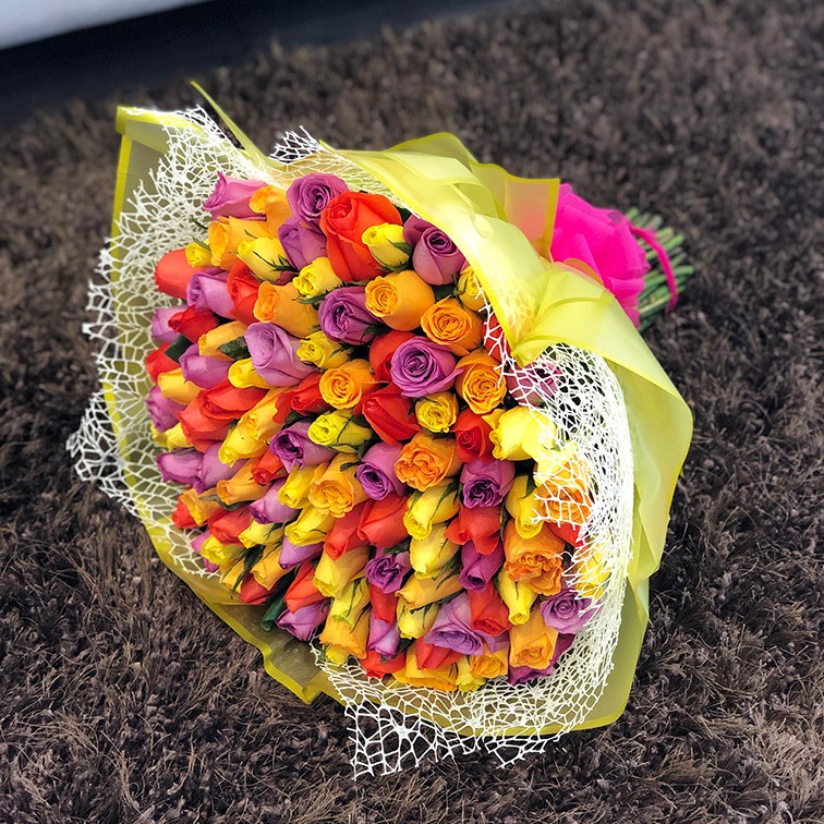 Maxi ramo de 100 rosas naranja ,amarillo y lila
