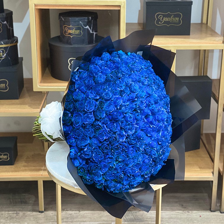 Maxi ramo de 200 rosas amor blue papel negro