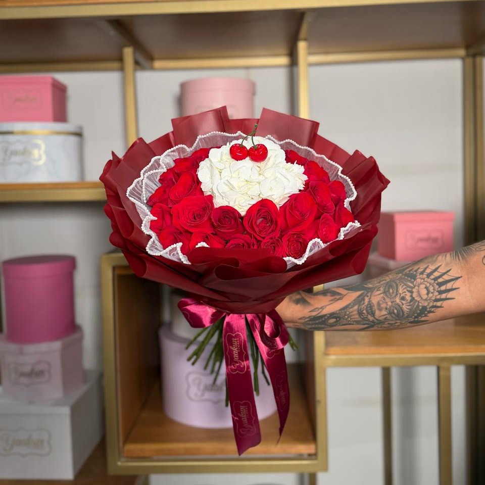 Ramo de 36 rosas rojas cherry