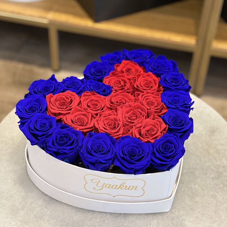 Rosas eternas en caja blanca corazon  red & blue