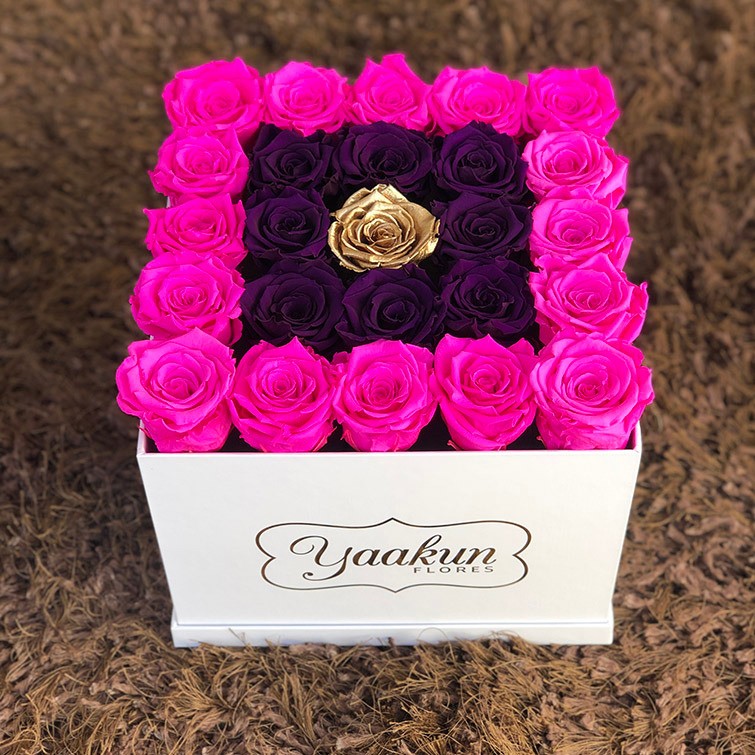 Rosas eternas en caja cuadrada blanca fucsia, purpura & gold